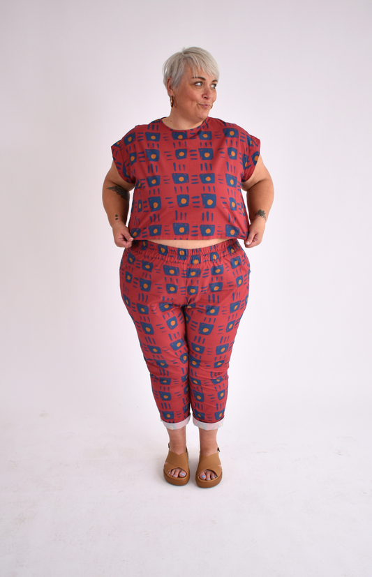 The Tapered Trouser - Red Print